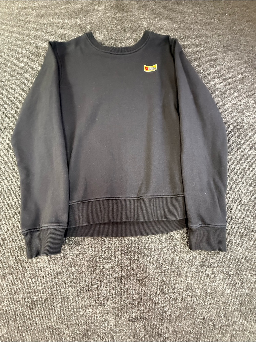 Fjallraven Black Crewneck Sweatshirt with Small Logo Patch Womens medium - Picture 3 of 8
